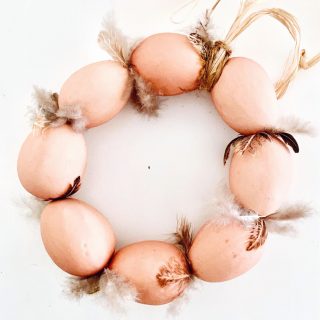 Ostereier mit Lackstift verzieren