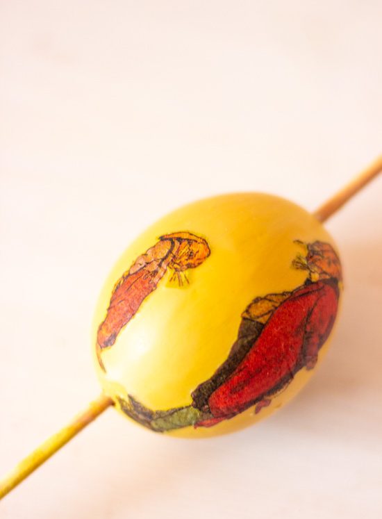 Osterei mit Servietten-Technik