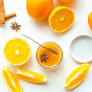 Selbstgemachter Baumkuchen und eine winterliche Hochzeitstorte